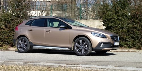 Volvo v40