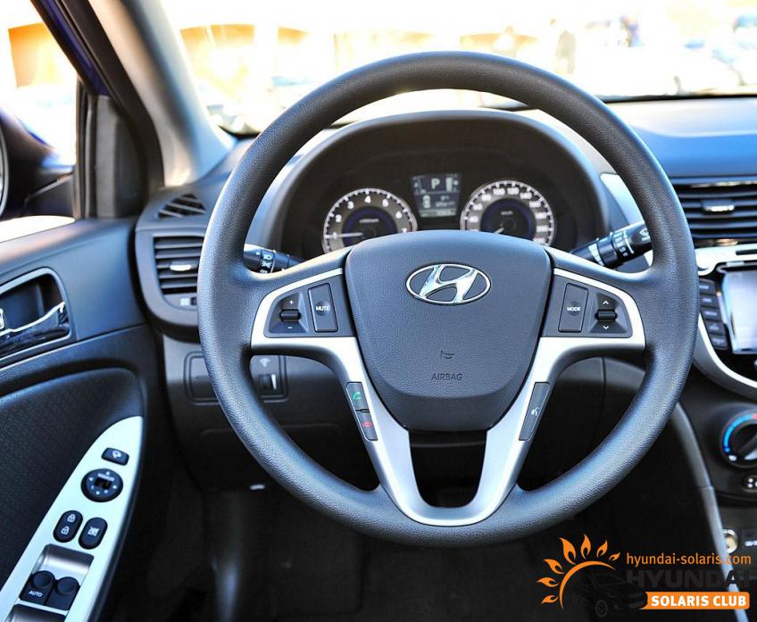 Hyundai Accent 2011 ( )