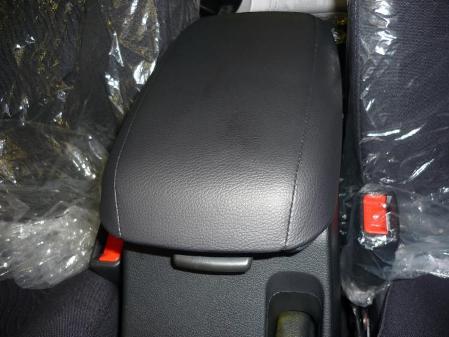 Подлокотник водителя Hyundai Solaris